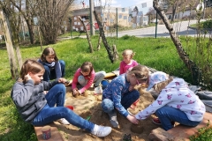 ŠD4 - Na školní zahradě - jaro 2021